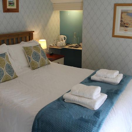 อธล เกสท์เฮาส์ Bed & Breakfast ฟายลี ภายนอก รูปภาพ