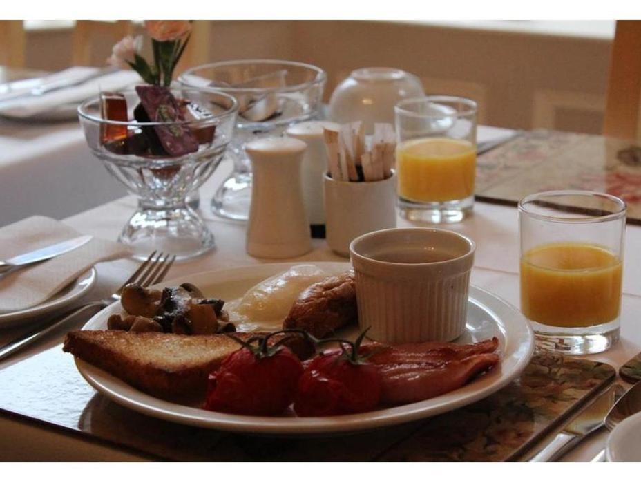 อธล เกสท์เฮาส์ Bed & Breakfast ฟายลี ภายนอก รูปภาพ