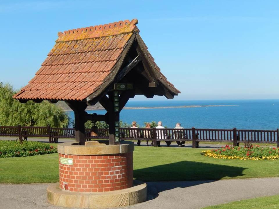 อธล เกสท์เฮาส์ Bed & Breakfast ฟายลี ภายนอก รูปภาพ